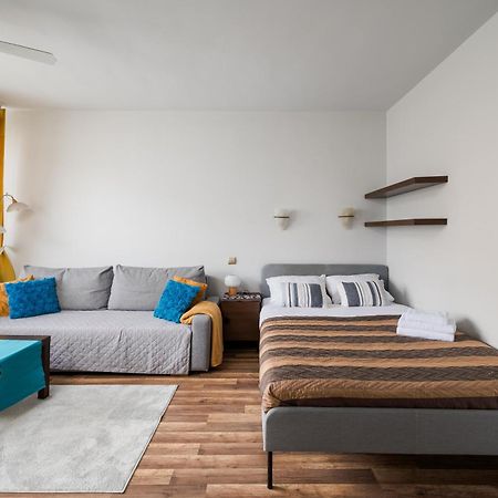 Stay With Friends In Warsaw Apartment Eksteriør bilde